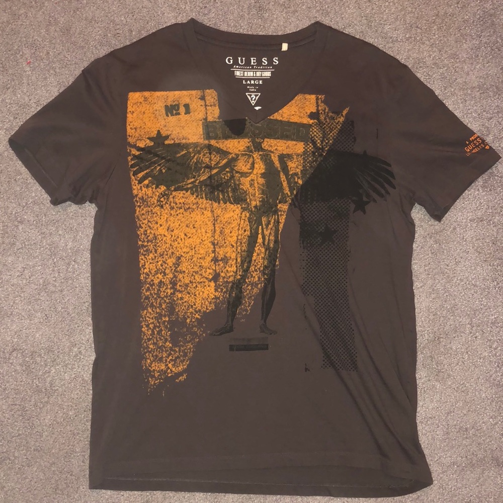 Guess V-Neck